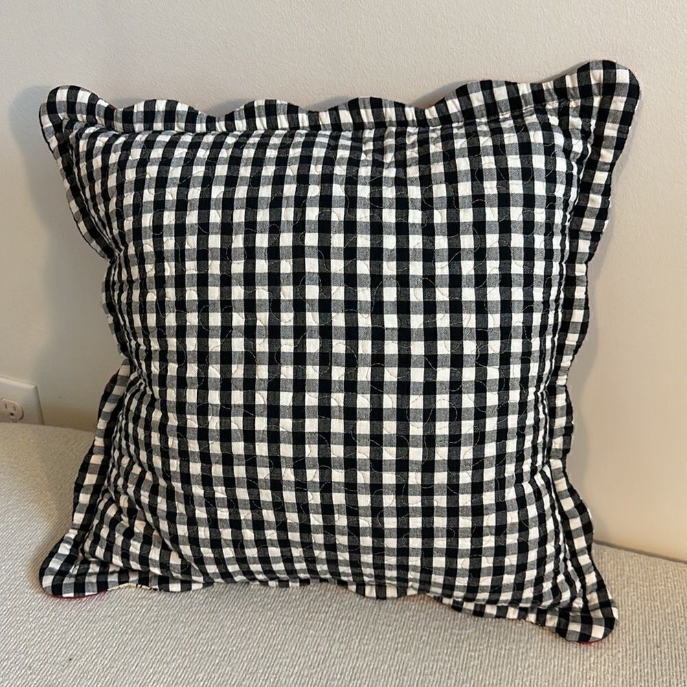 Pillow & Throw Decor Bundle - Picture 3 of 9
